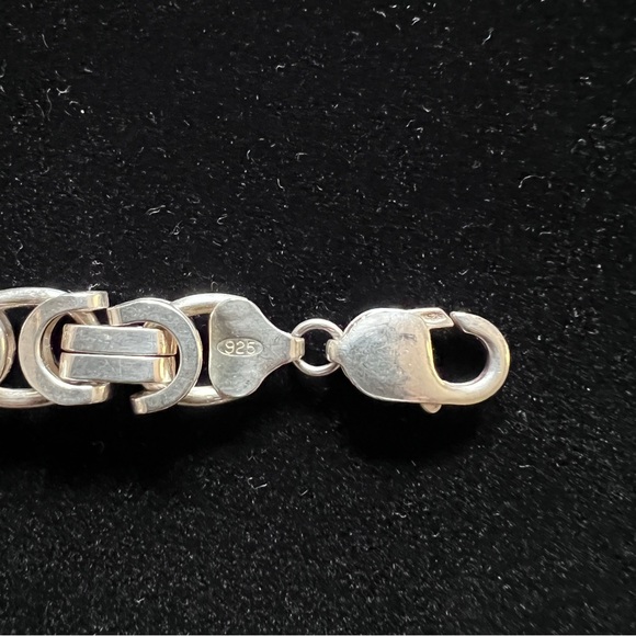 Silver 9” bracelet. Pre-owned. Unisex - Picture 8 of 8